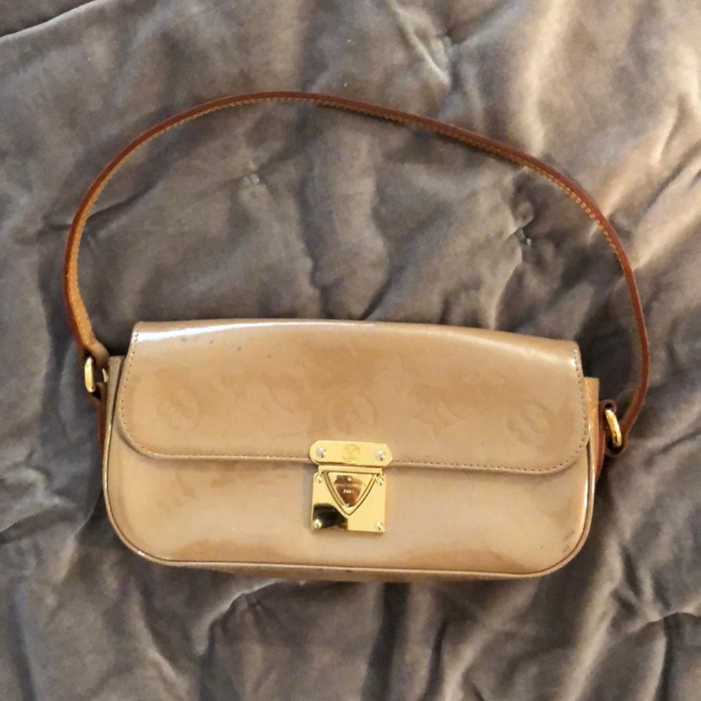 Louis Vuitton patent monogram shoulder bag